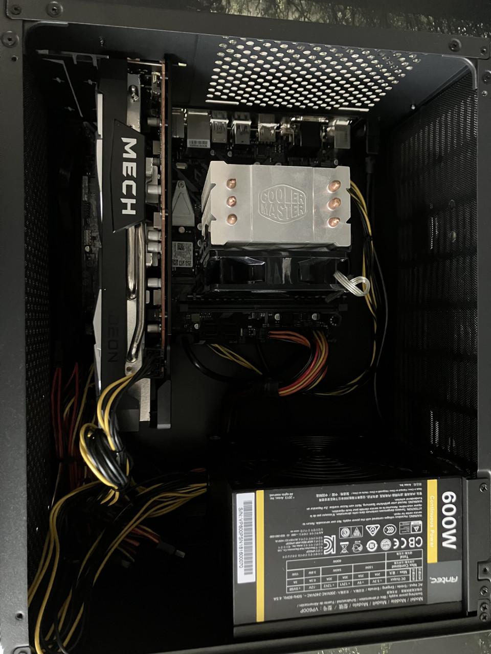 Gamepc I7-9700 / 16GB / 500GB SSD / RX6600XT 8GB / Windows 11 pro