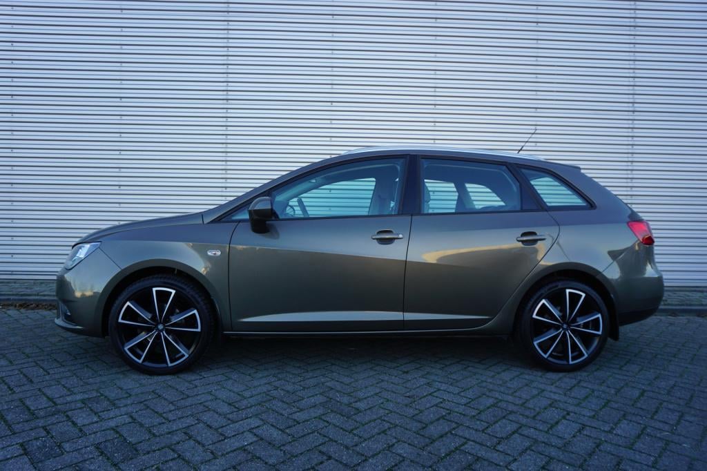 Seat Ibiza st 1.0 ecotsi style connect airco / navi / cruise / parkeersens.