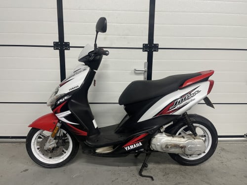 Yamaha Jog RR brom scooter watergekoeld