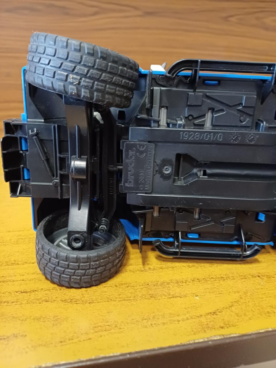 .BRUDER politieauto plus poppetje.