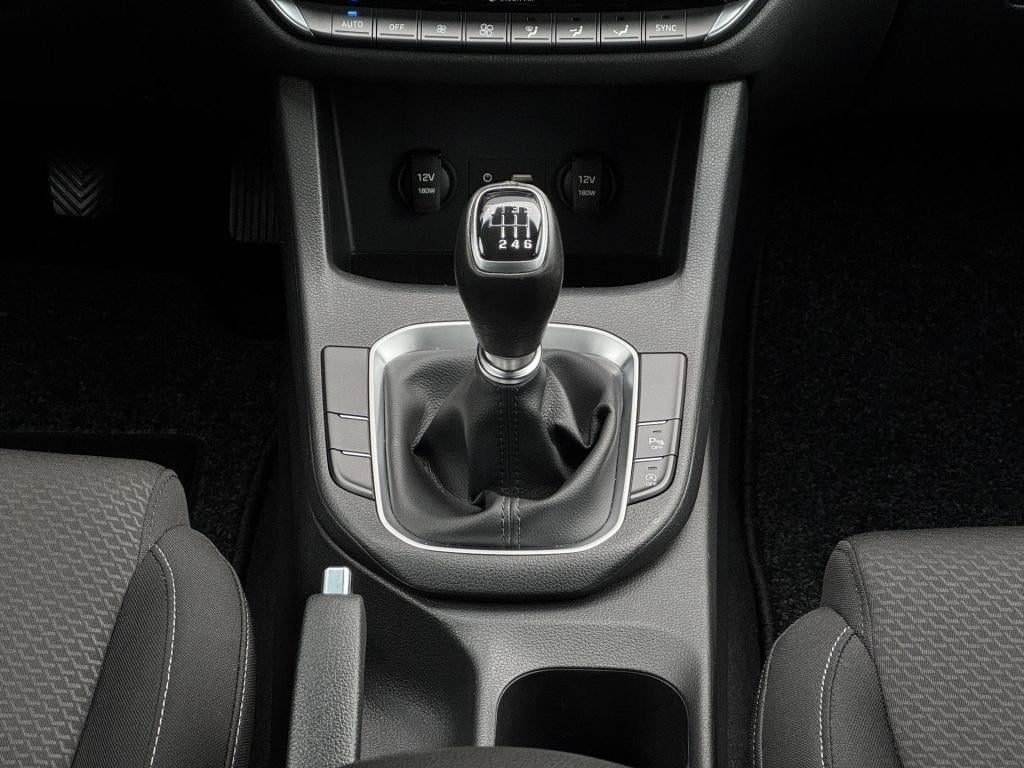 Hyundai I 30 1.0 t-gdi first edition nl-auto incl. trekhaak!