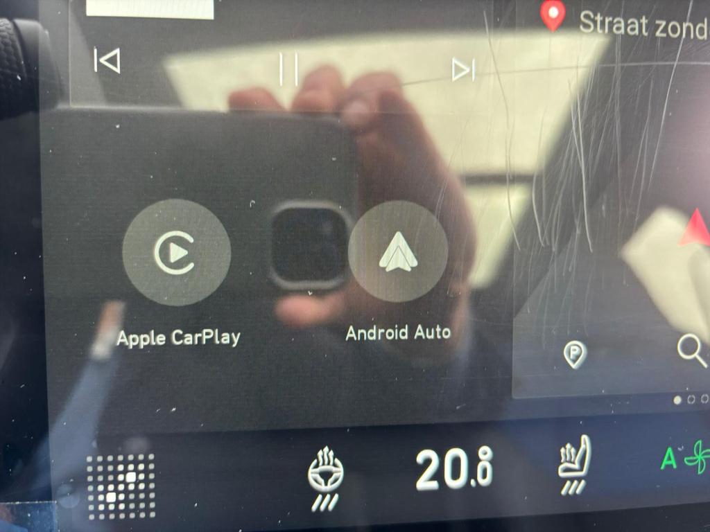 Lynk & Co 01 261pk phev, stuurverwarming, pano dak, carplay