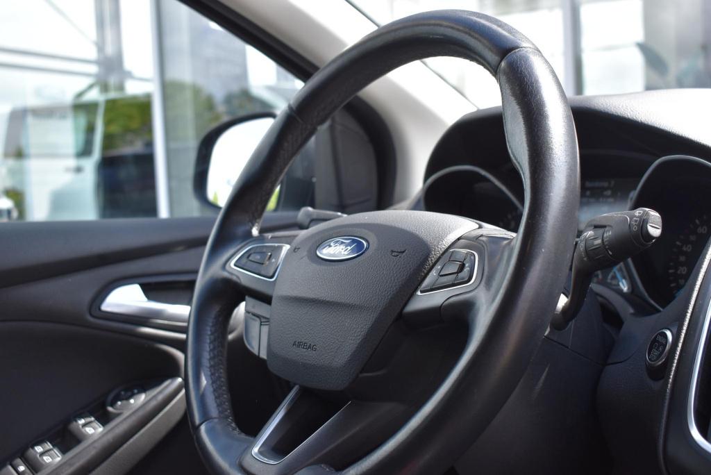 Ford Focus wagon 1.0 titanium edition | wegklapbare trekhaak | climate cont
