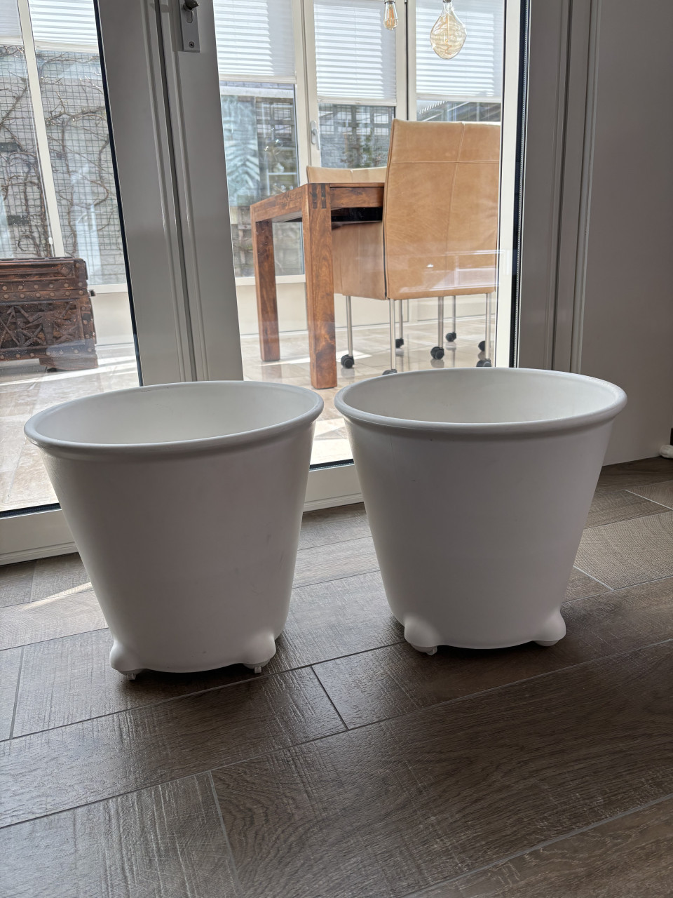 2 x grote bloempotten (voor binnen)