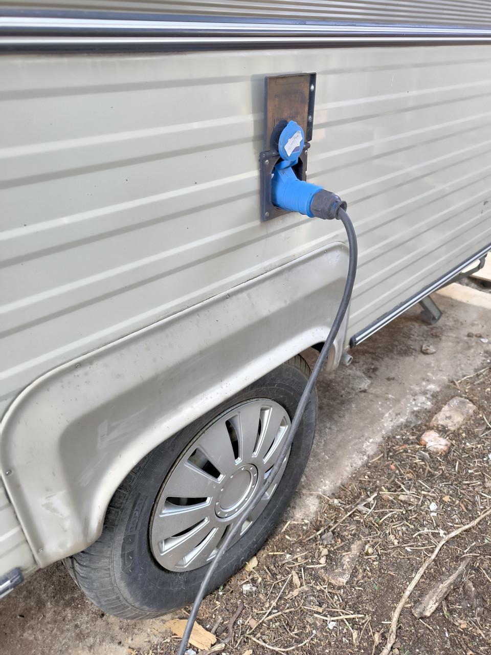 AVENTO ROYAL 395 TL LUXE met kenteken