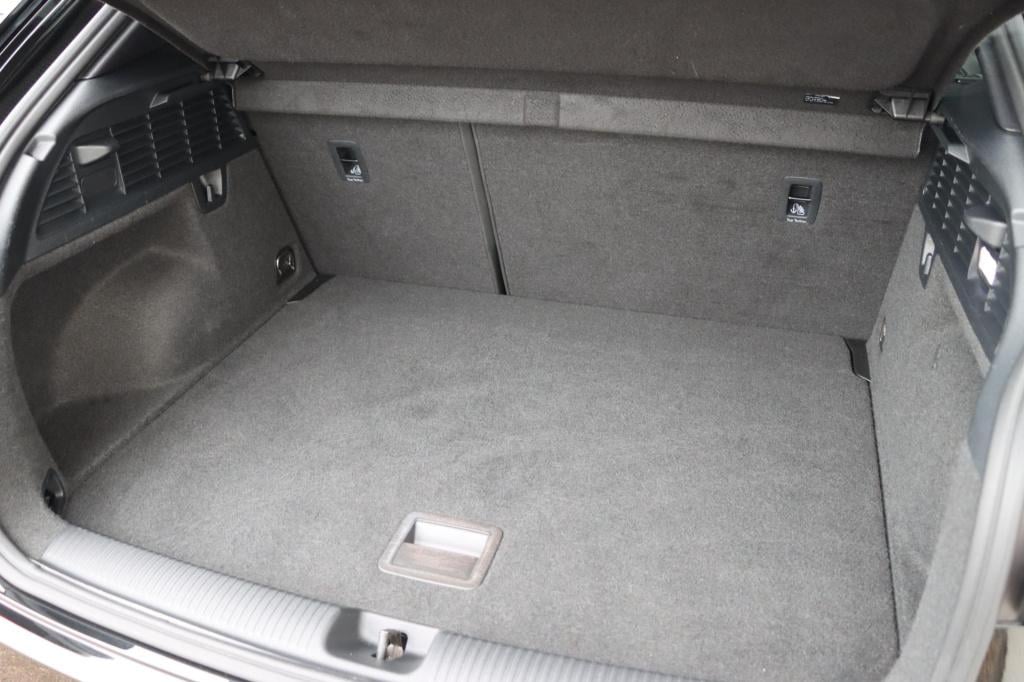 Audi Q2 35 tfsi | s edition | 150pk | s-tronic | ambiente | zwart optiek