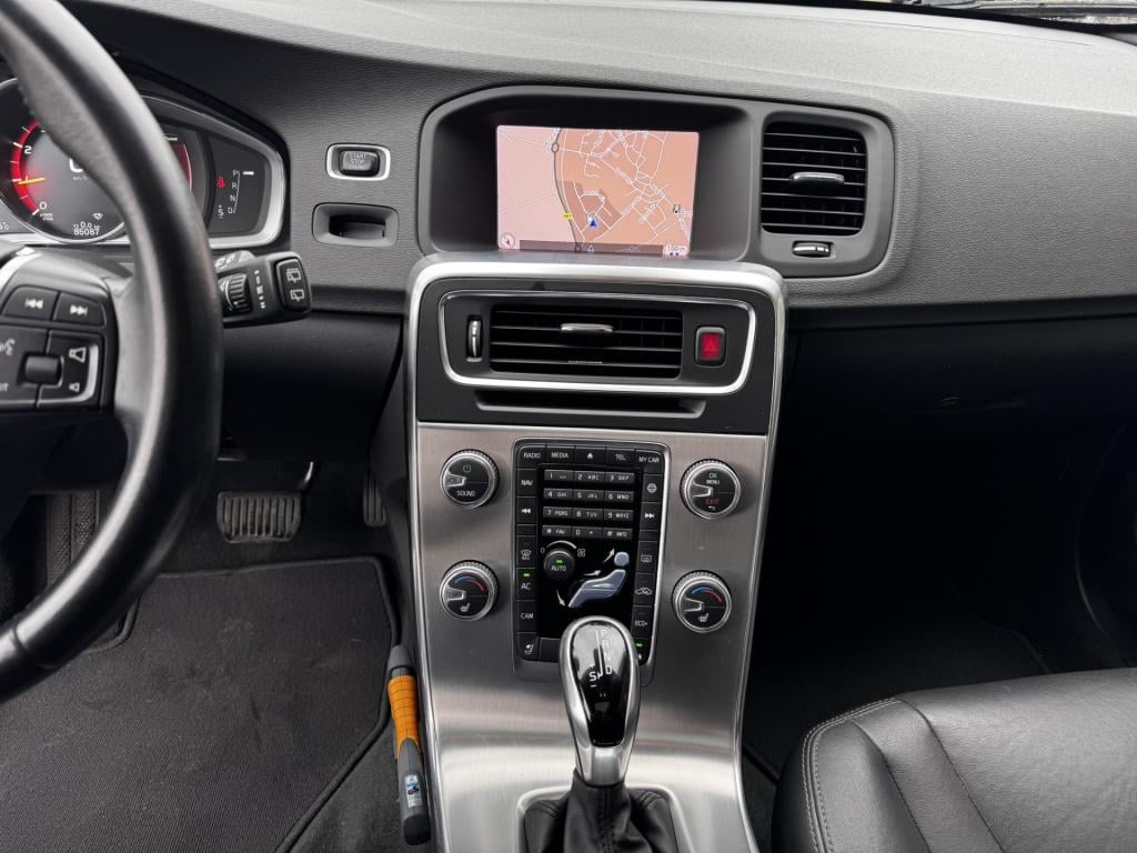 Volvo V60 cross country 2.0 t5 polar+ | 19" lmv | on-call | trekhaak