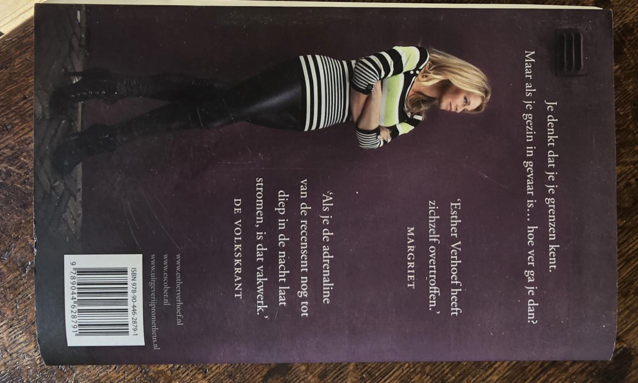 Boek Esther  Verhoef  🤎