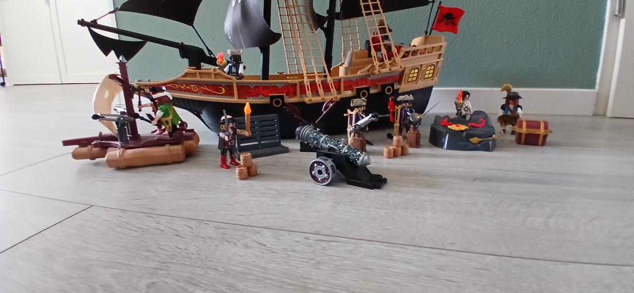 Playmobil groot piratenschip met diverse extra sets