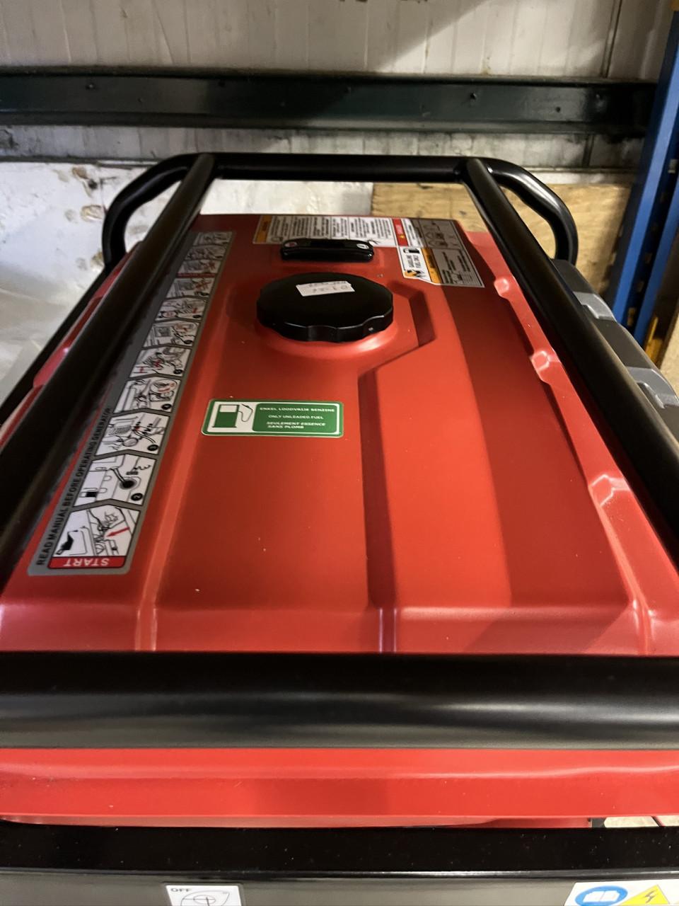 Te koop:  Benzineaggregaat Genermore Delux 6500w