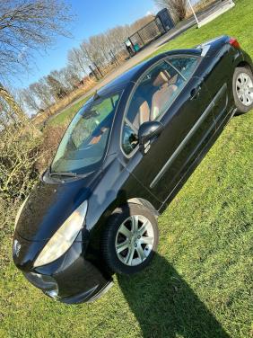 GERESERVEERD Peugeot 207cc