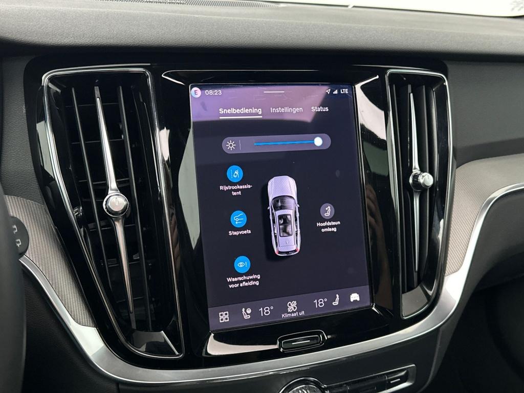 Volvo V60 t8 455pk recharge plus dark| pano| trekhaak| 360camera|