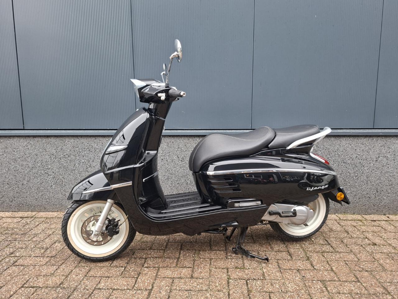 Peugeot Django zwart 45 km/h Incl. garantie