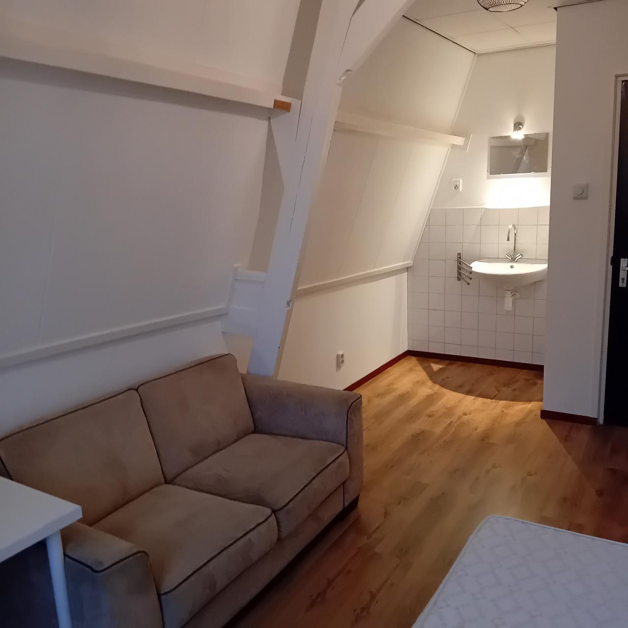 Te huur zeer nette grote studentenkamer in Vlissingen.