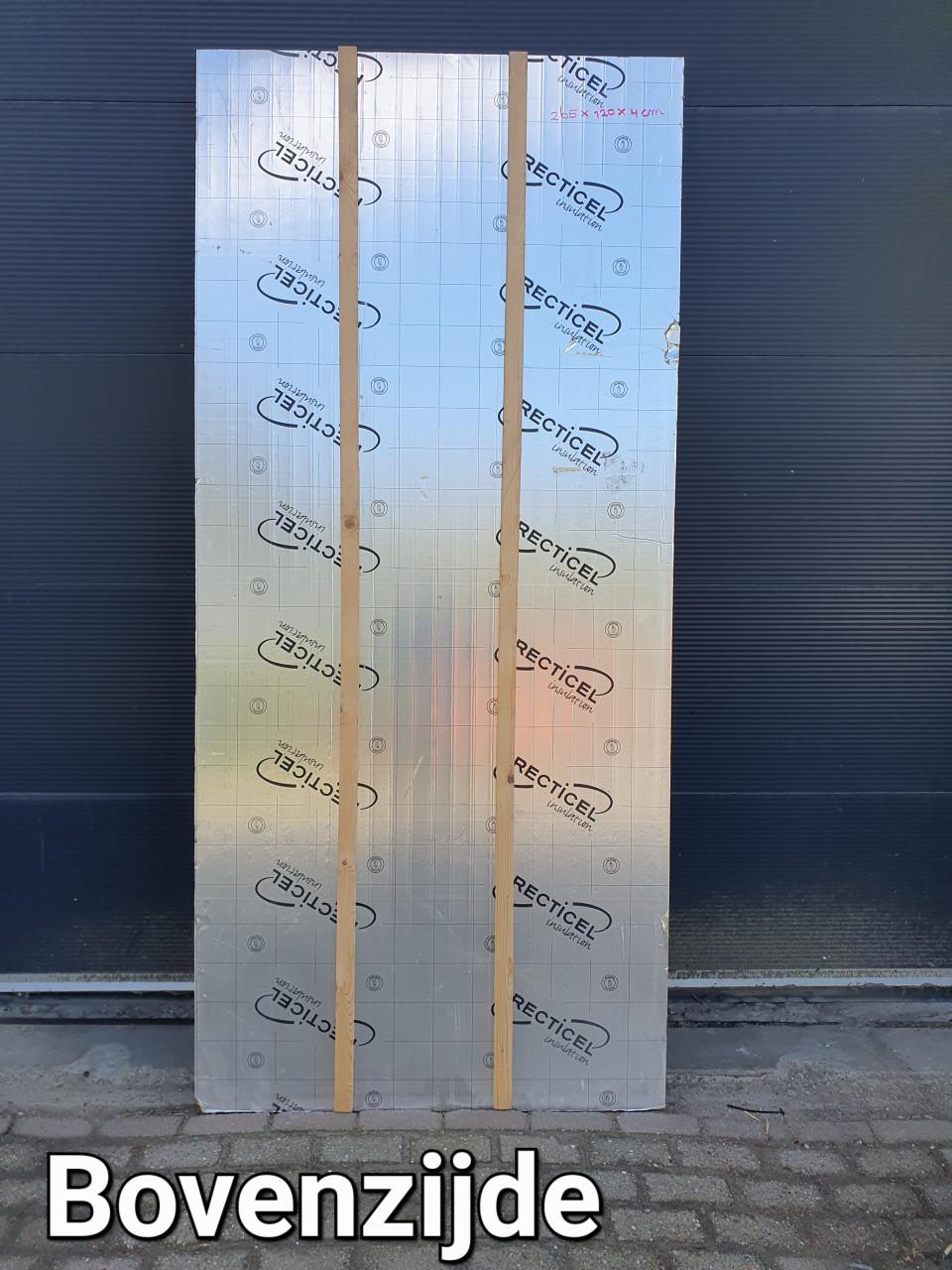 Pir Isolatieplaat 265cm lengte 120cm breedte 4cm dikte.