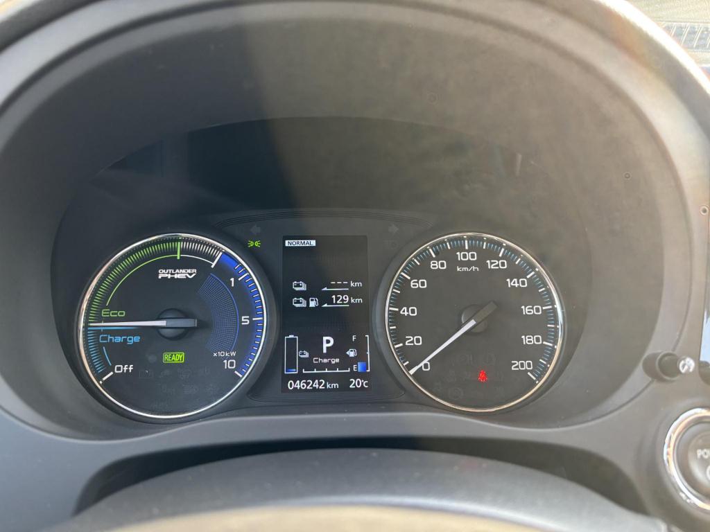 Mitsubishi Outlander 2.4 phev intense+ incl. trekhaak!