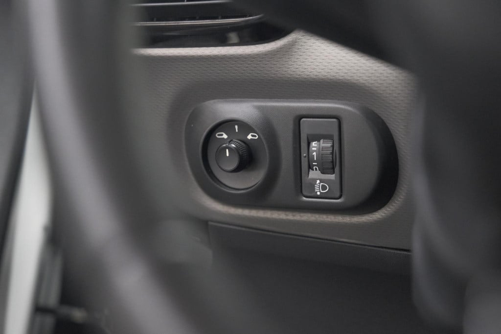 Citroen C4 Cactus puretech 110 business | trekhaak | apple carplay | parkee