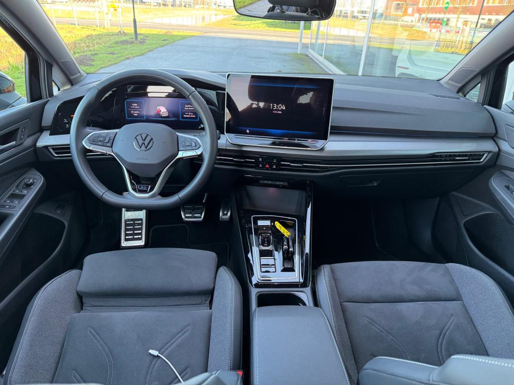 Volkswagen Golf 1.5 ehybrid 50 edition automaat , elektrische voorstoelen, 