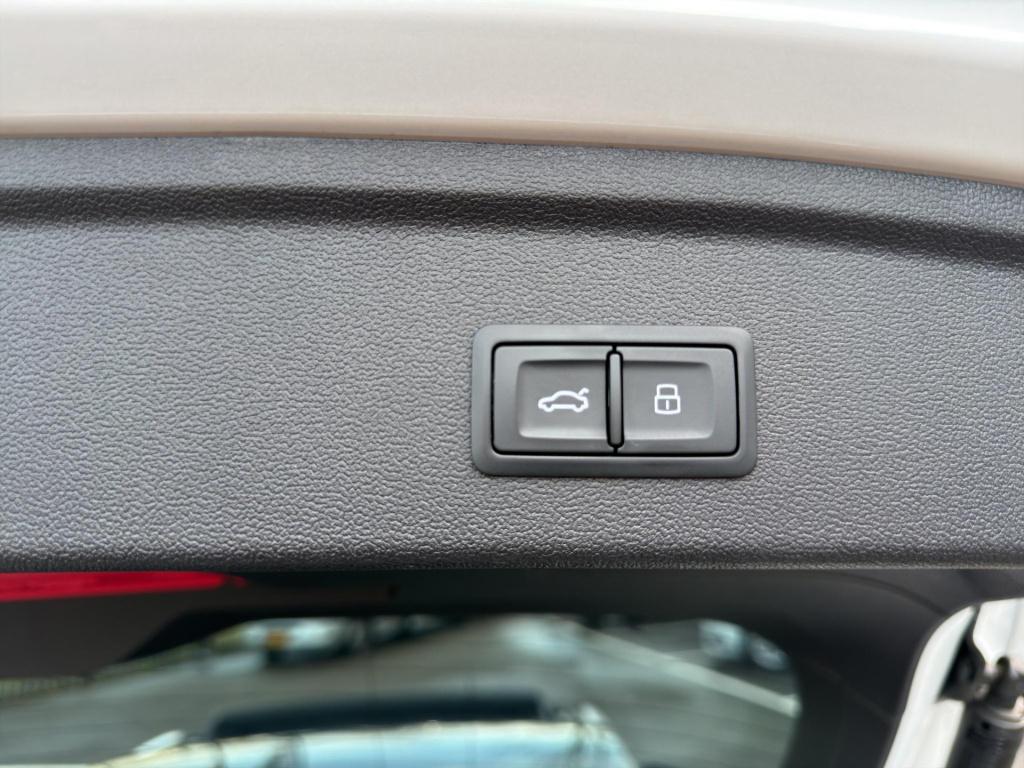 Audi A3 sportback 40 tfsi e s-line pano b&o camera head up