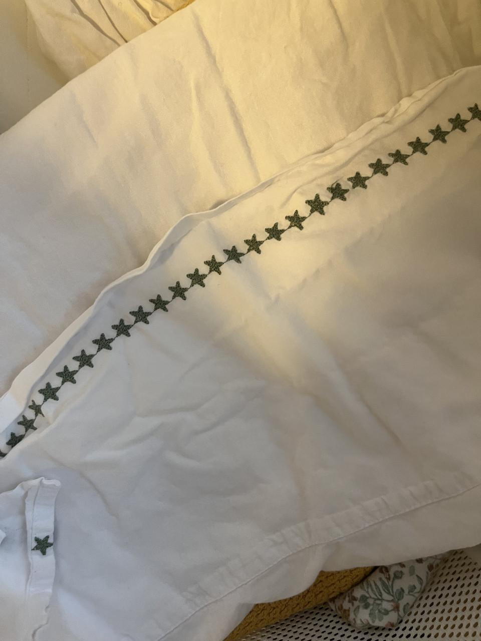 Co-sleeper/ wieg BabyGo Amila + 2 sets beddengoed