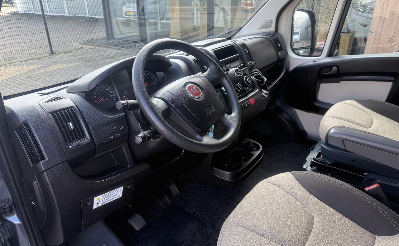 Mc Louis Menfys S-Line Van  (5.40m zeer compact, airco,1e eigenaar)