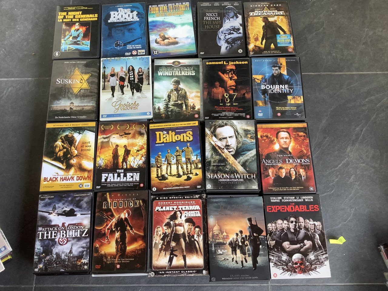 Grote partij van ca.130 films op dvd. Actie, Oorlog, Komedie, Romantiek