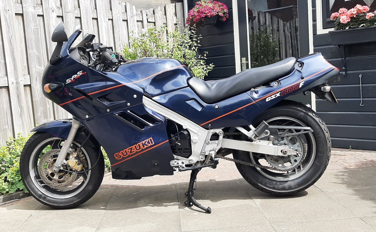 Suzuki GSX 1100 F