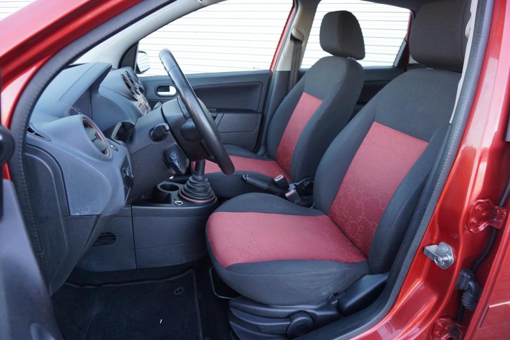 Ford Fiesta 1.3-8v futura xl climate / elektr. ramen / lm velgen / nap