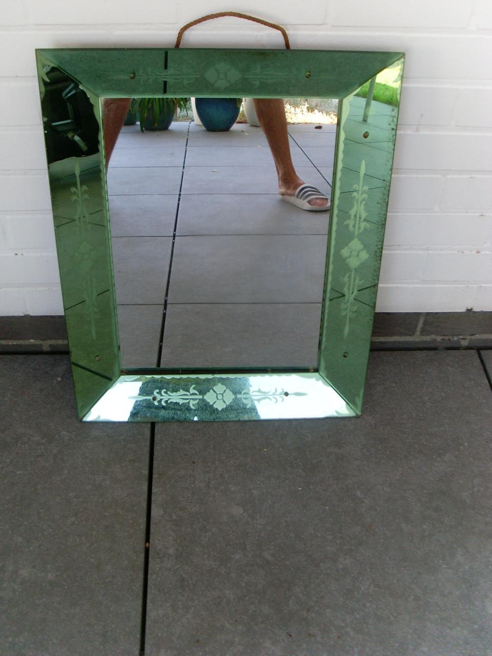 Antieke spiegel in kader