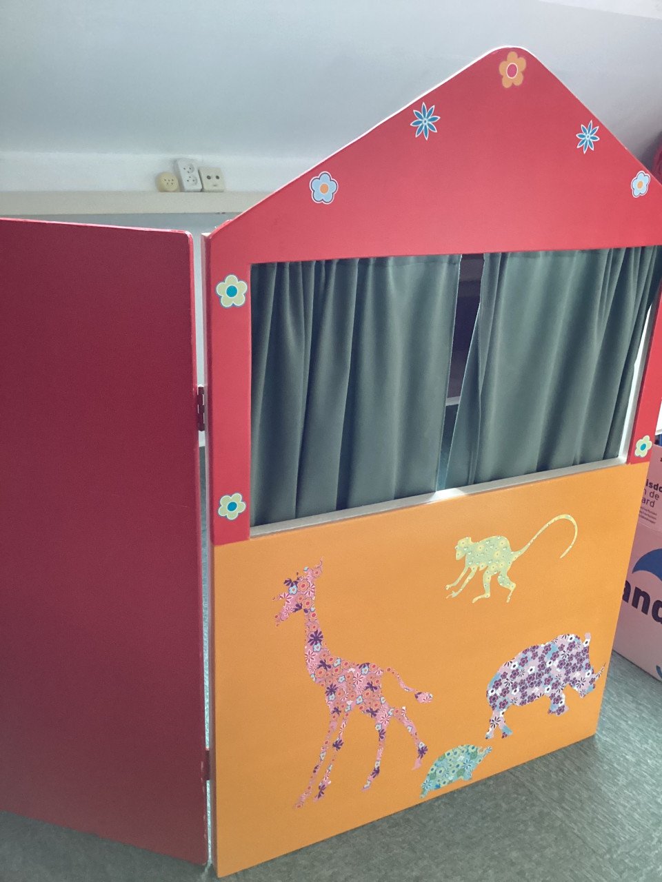 Poppenkast ofwel poppentheater zonder handpoppen