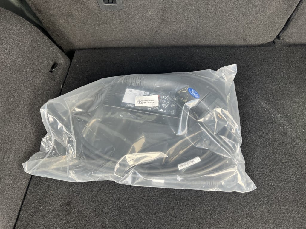Ford Kuga 2.5 phev e-cvt 225pk st-line x , winterpack , trekhaak , head up 