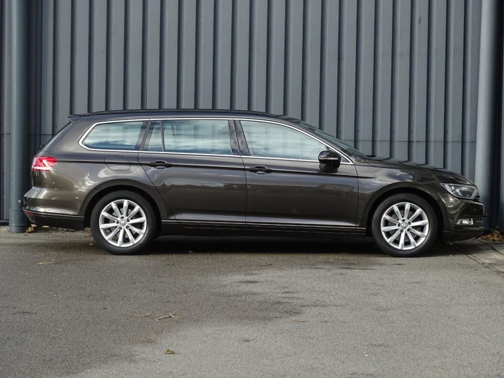 Volkswagen Passat variant 1.4 tsi act highline business automaat | pano | c