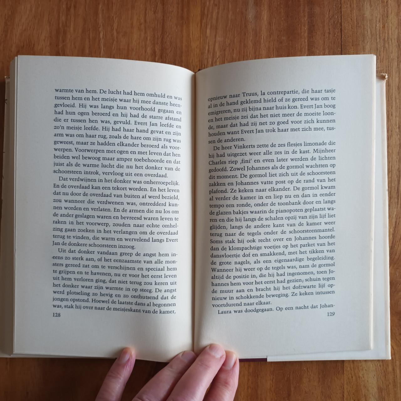 Een gat in het plafond Anton Koolhaas 1e druk 1960