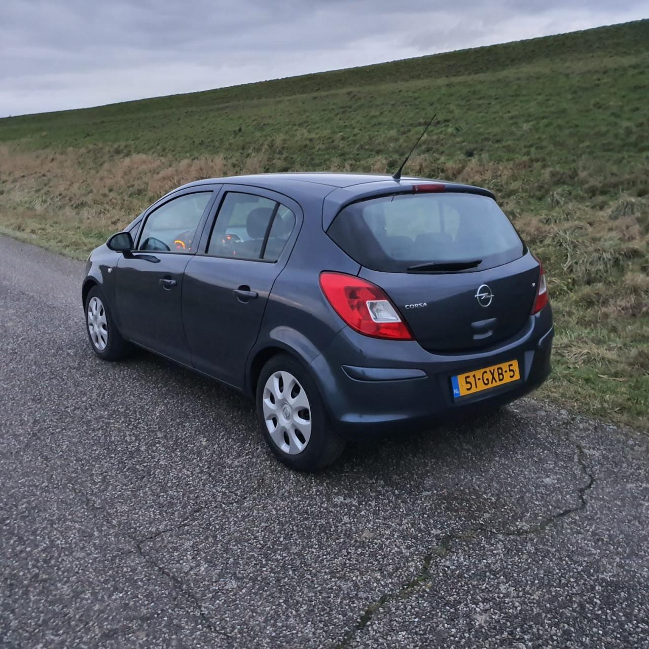 Opel Corsa 1.4-16V Enjoy 5 deurs