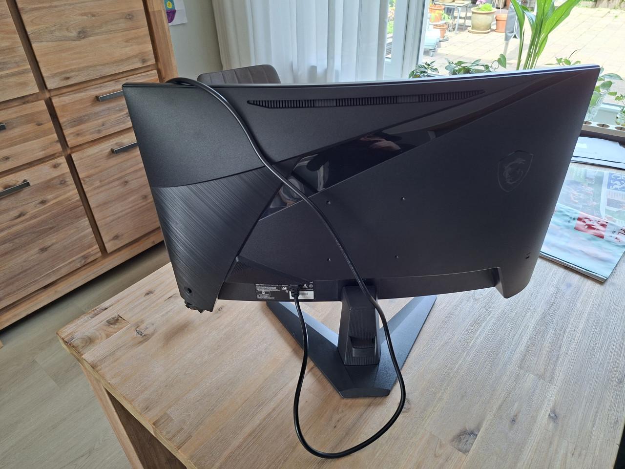MSI MAG 27C6F Zwart