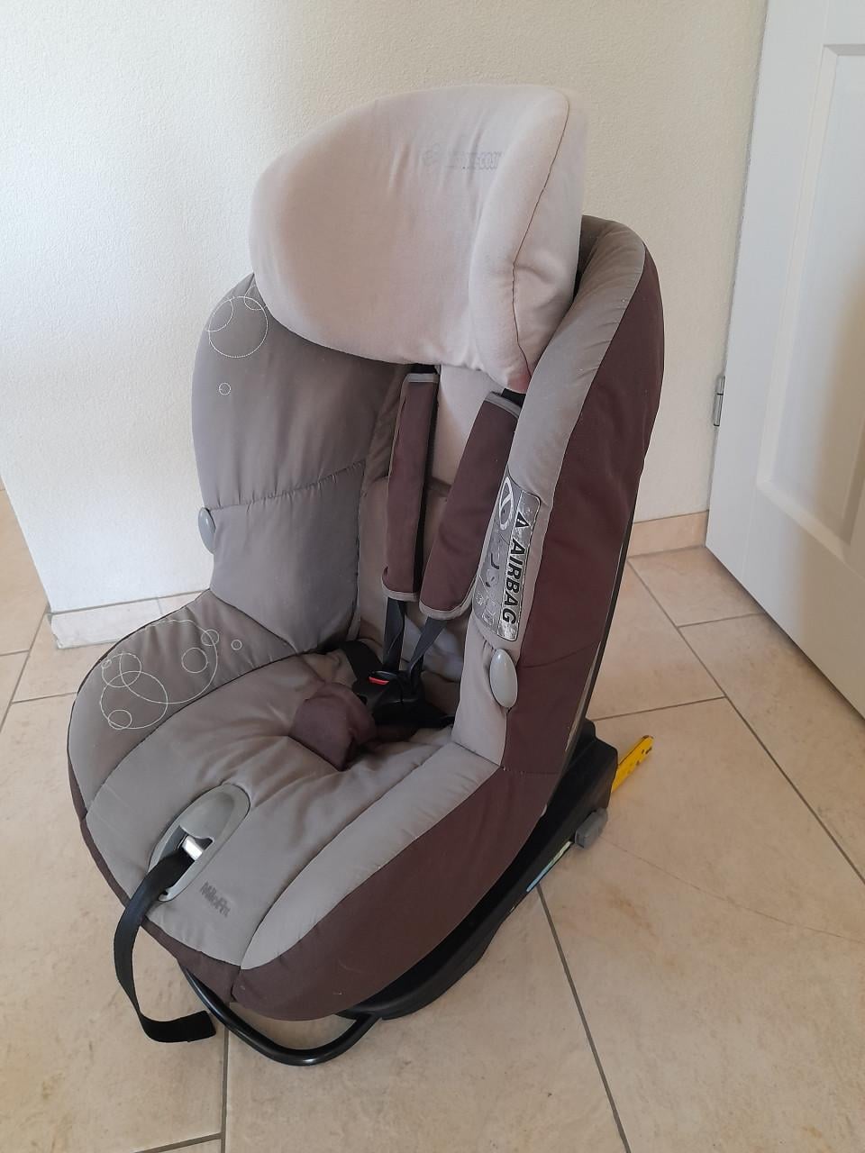 Maxi cosi millo fix  0/18 kg (in goede schone staat ) met isofix