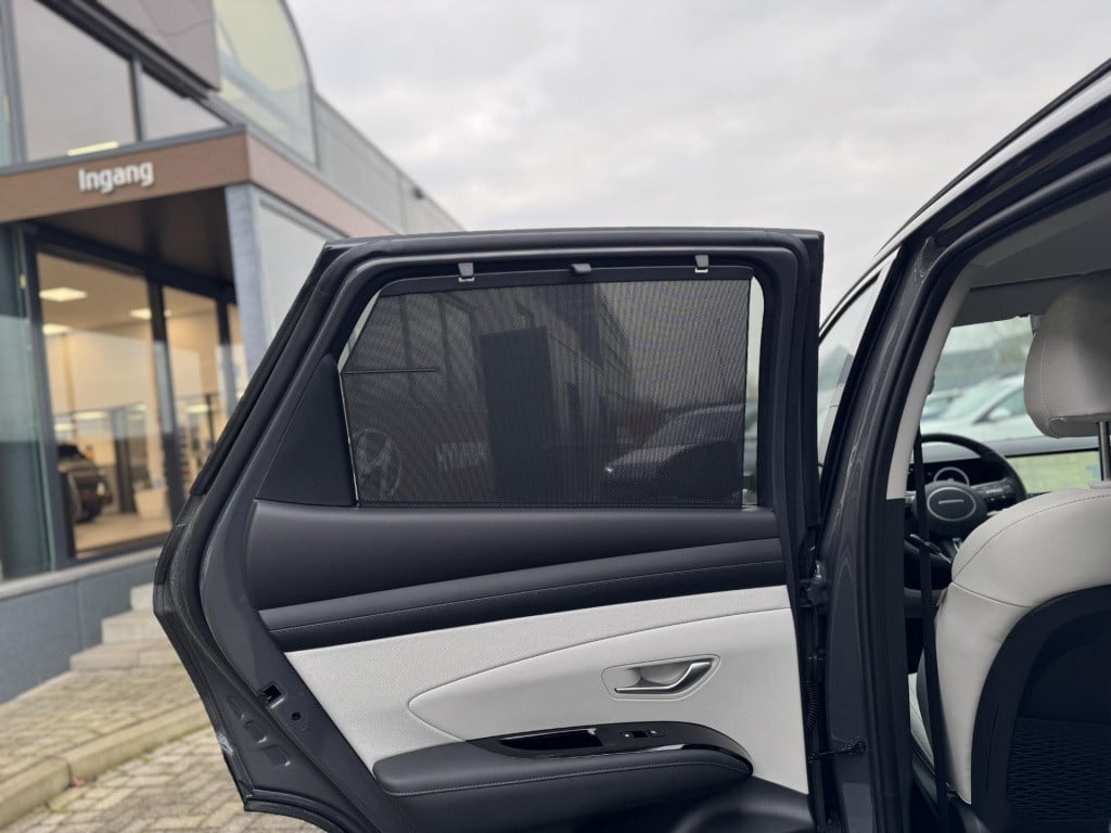 Hyundai Tucson Hybrid 1.6 t-gdi hev premium light grey interior