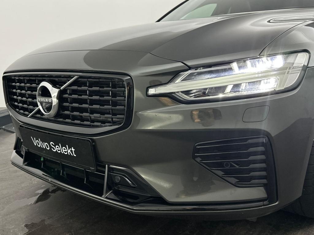 Volvo V60 t6 340pk recharge r-design| pano| b&w sound| adap.cruise| 360cam