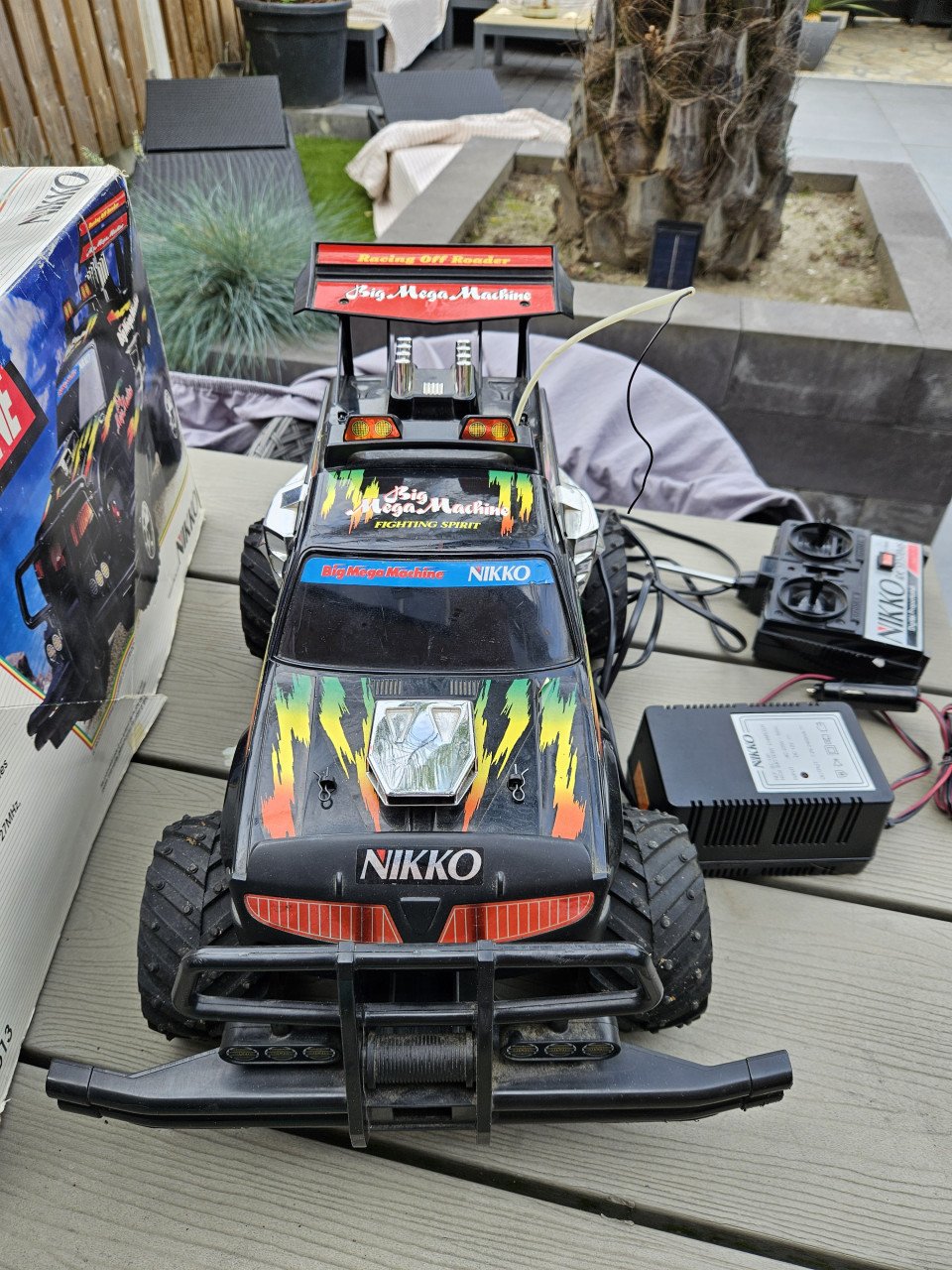 Grote vintage NIKKO Big Mega Machine radiografisch bestuurbare monstertruck
