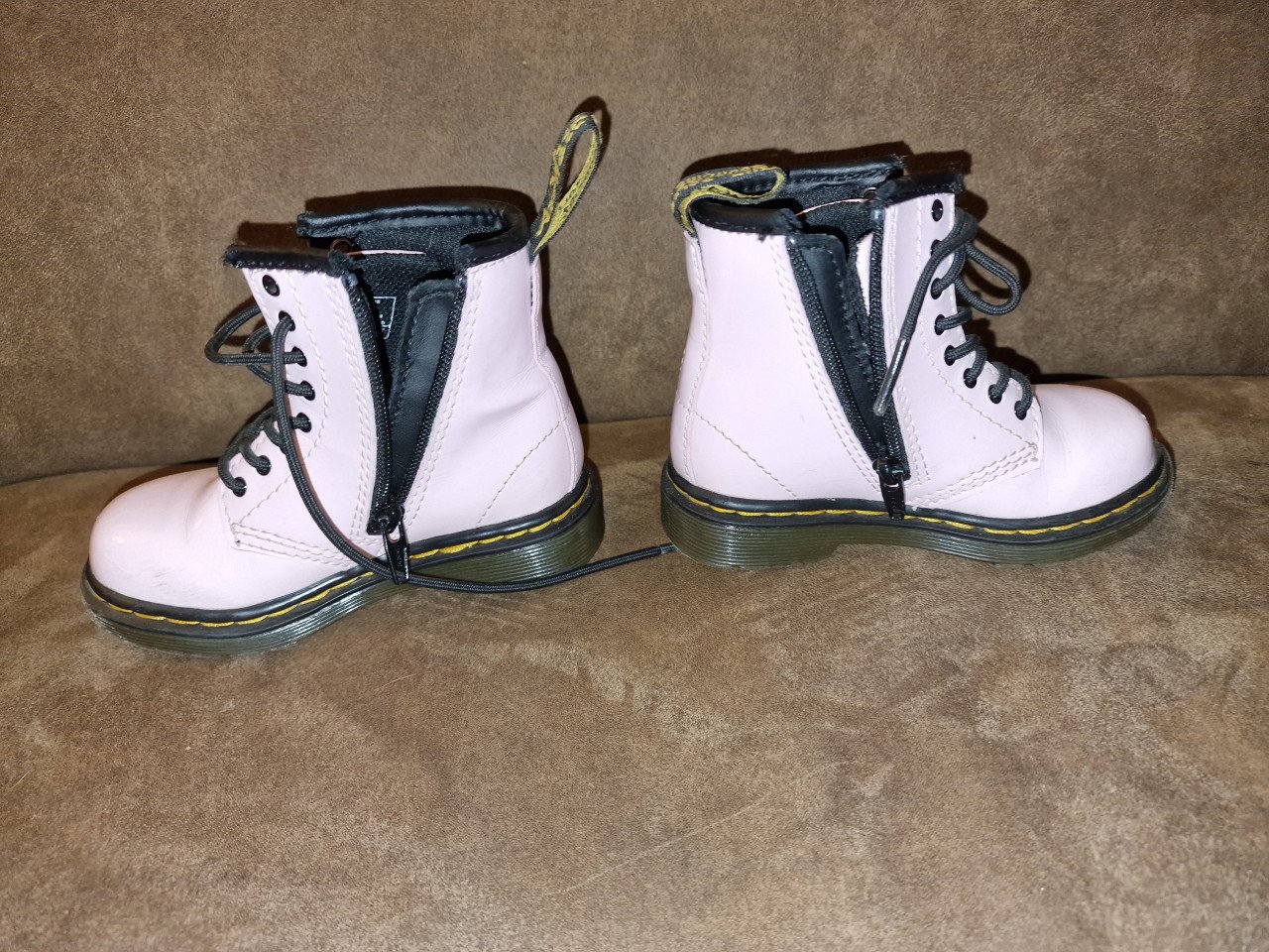 Dr martens roze maat 23