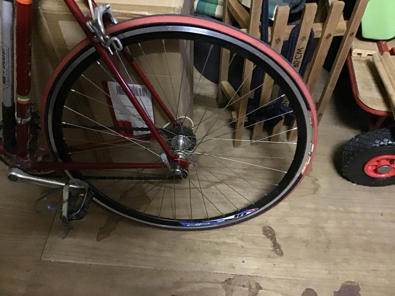 Retro aluminium racefiets van Huissoon in Goes/Kloetinge