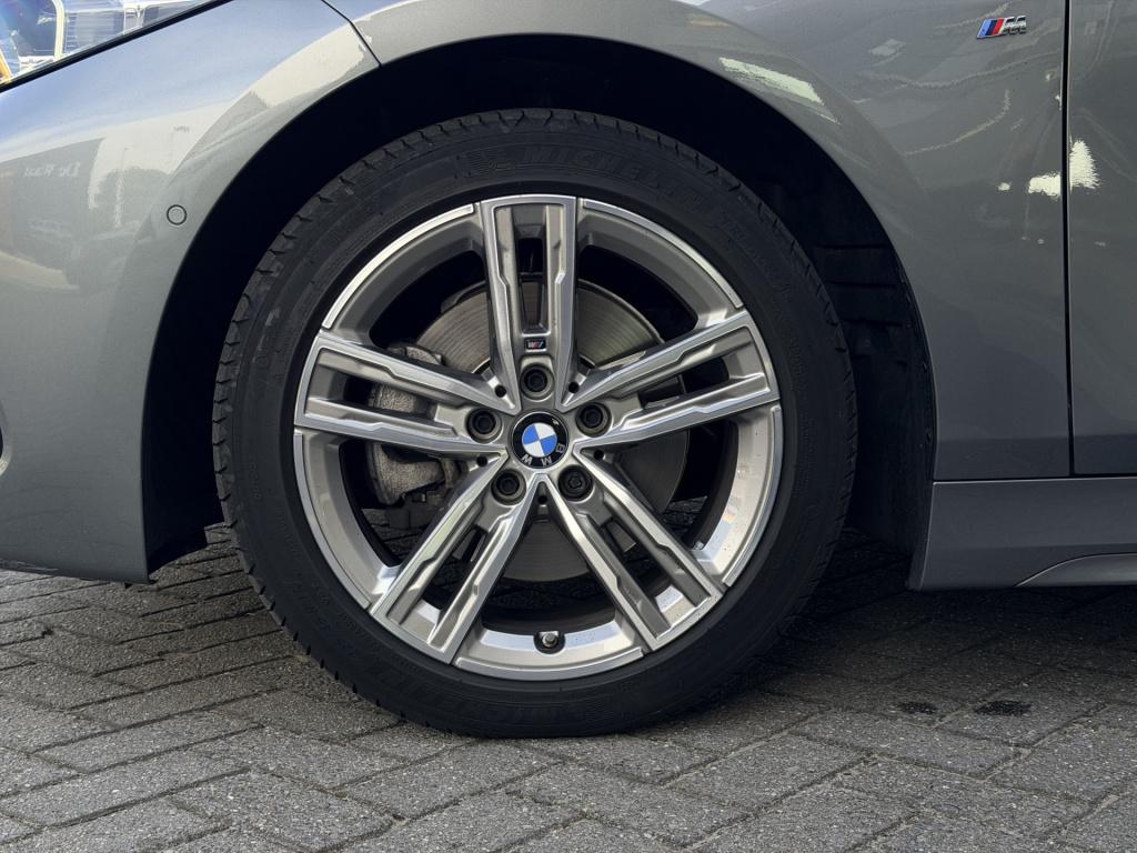 BMW 1 Serie 118i m-sport | carplay | parkeer sensoren | dab | cruise contro