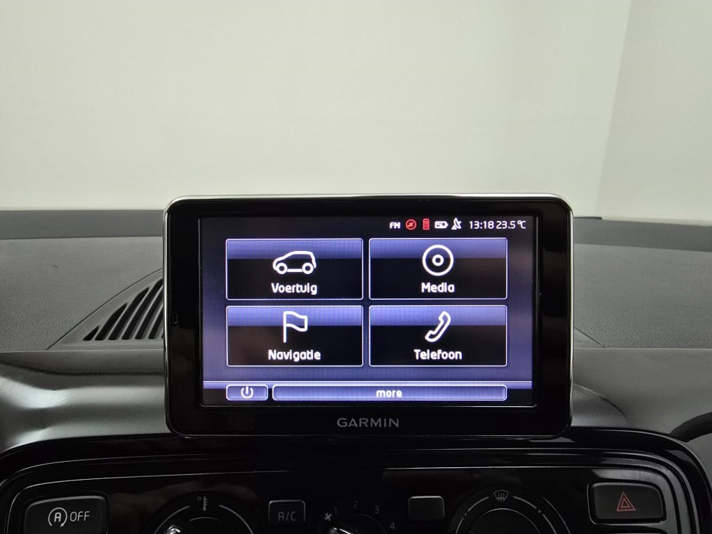 Volkswagen UP! occasion 1.0 move up! bluemotion met cruisecontrol en sporti