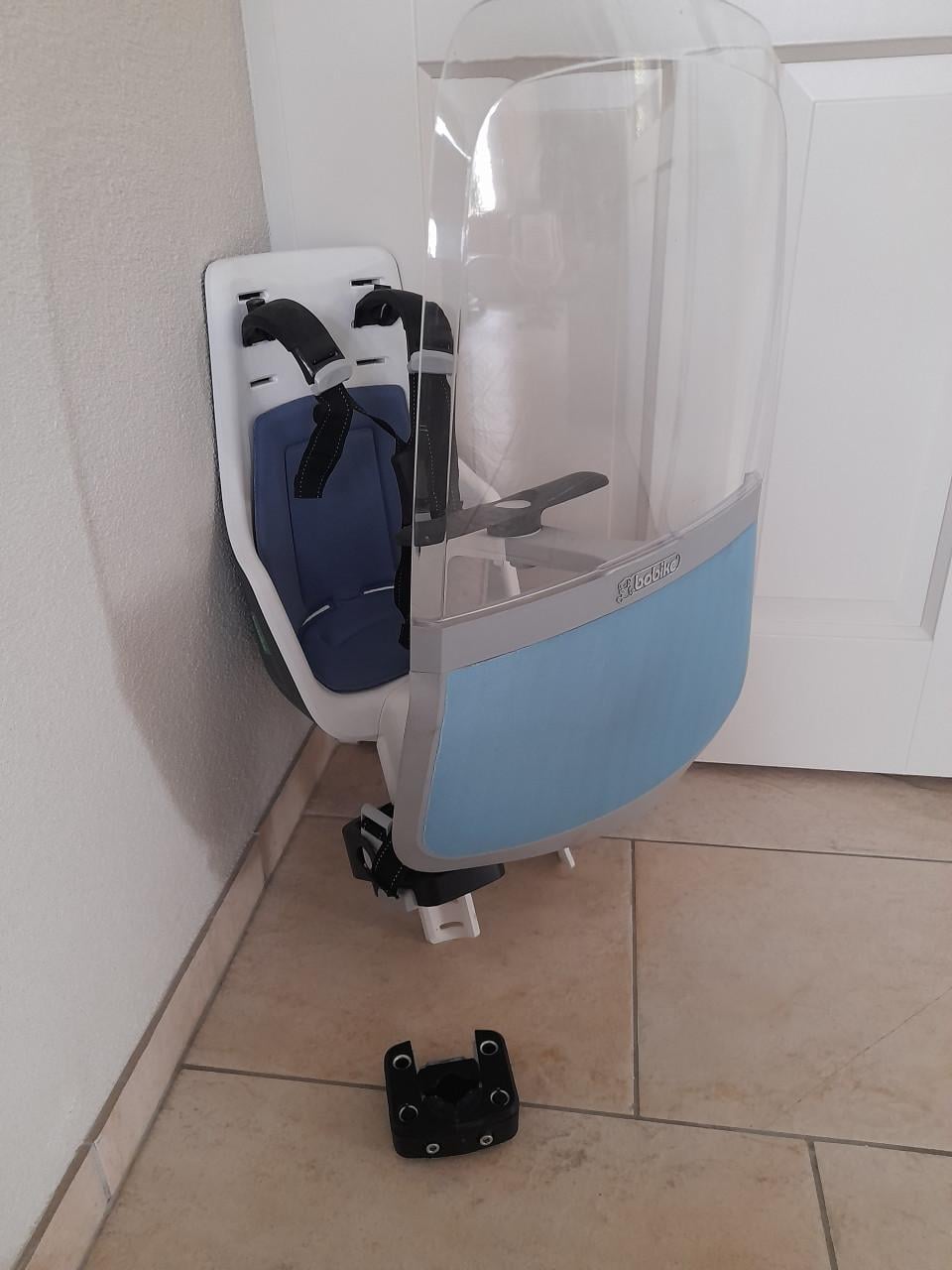 Bobike Fietsstoeltje  (MINI) (met scherm (in goede nette staat )