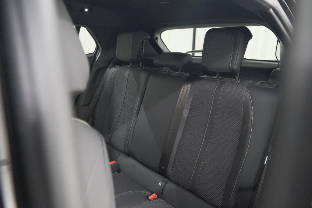 Peugeot 2008 puretech 130 eat8 gt | camera | apple carplay | parkeersensore