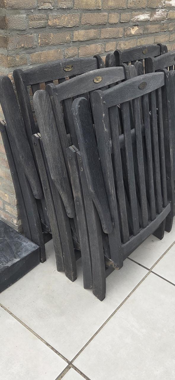 6 zware stevige houten tuinstoelen met bijbehorende kussens