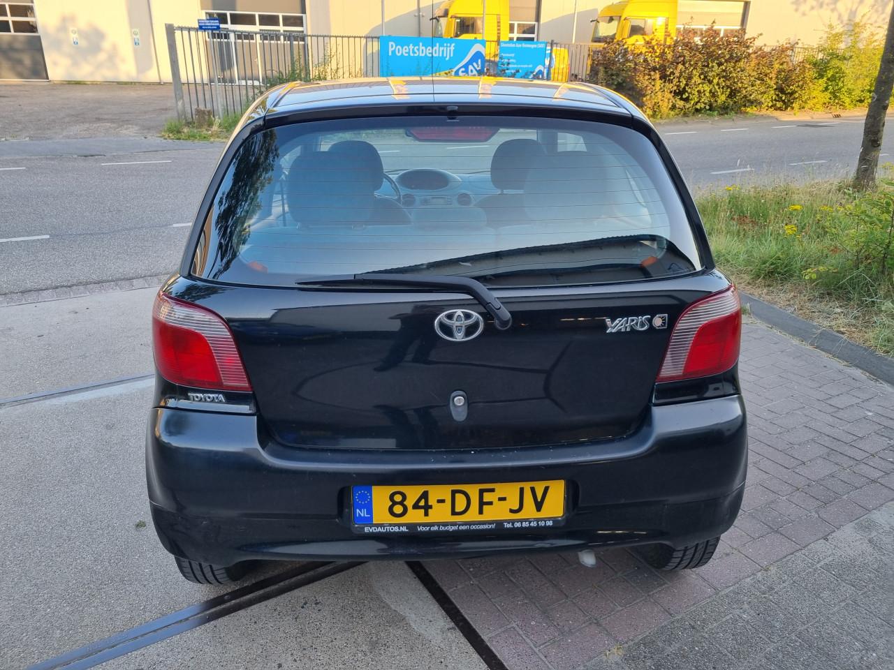 Toyota Yaris 1.0-16V VVT-i Sol