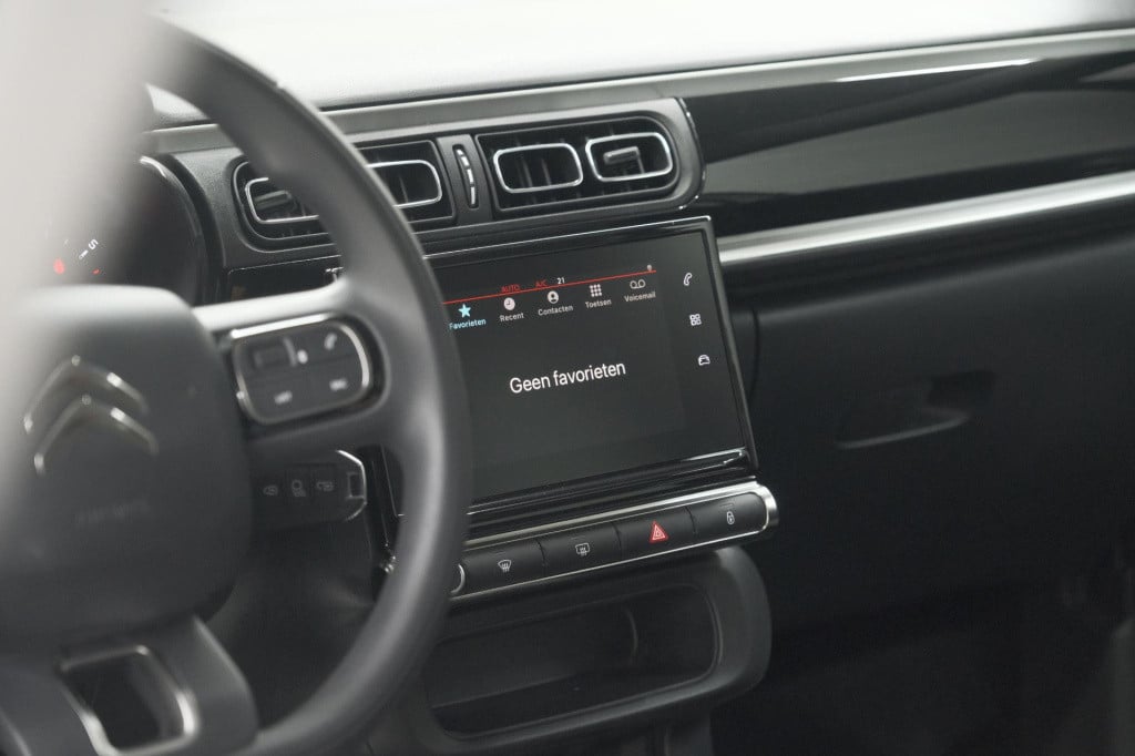Citroen C3 puretech 110 eat6 max | camera | parkeersensoren | apple carplay