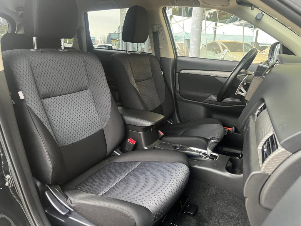 Mitsubishi Outlander 2.0 intense automaat|trekhaak|rijklaar