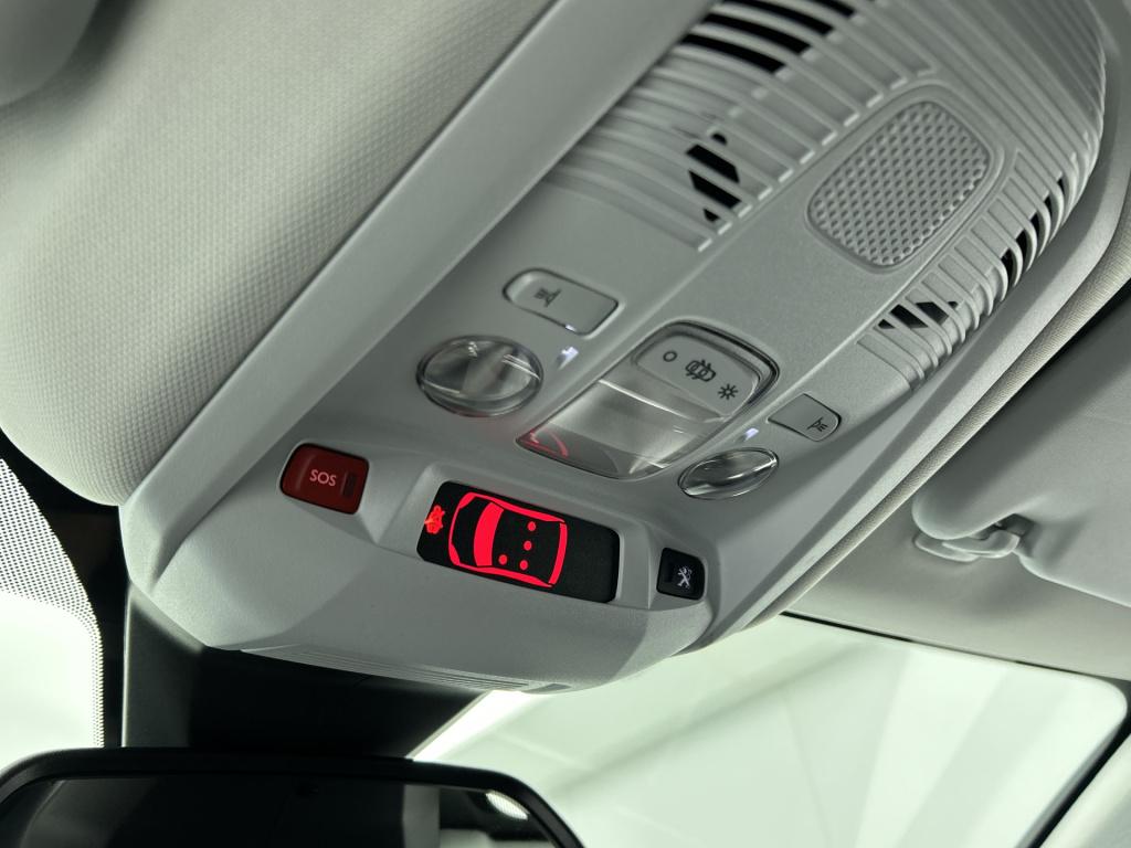 Peugeot 3008 130 pk blue lease allure | rijklaar | trekhaak | elektrische a